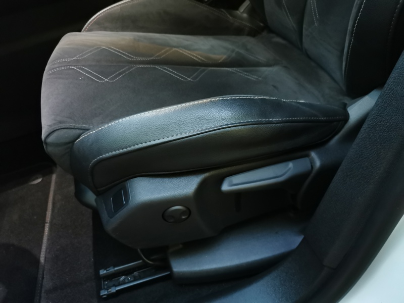 Image DS DS 7 CROSSBACK Performance Line 1.5 BlueHDI 130 ch BVA8 Régulateur/Limiteur Bluetooth Gps Caméra Feux auto  