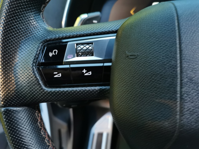 Image DS DS 7 CROSSBACK Performance Line 1.5 BlueHDI 130 ch BVA8 Régulateur/Limiteur Bluetooth Gps Caméra Feux auto  