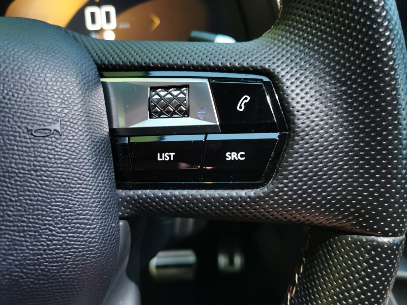 Image DS DS 7 CROSSBACK Performance Line 1.5 BlueHDI 130 ch BVA8 Régulateur/Limiteur Bluetooth Gps Caméra Feux auto  