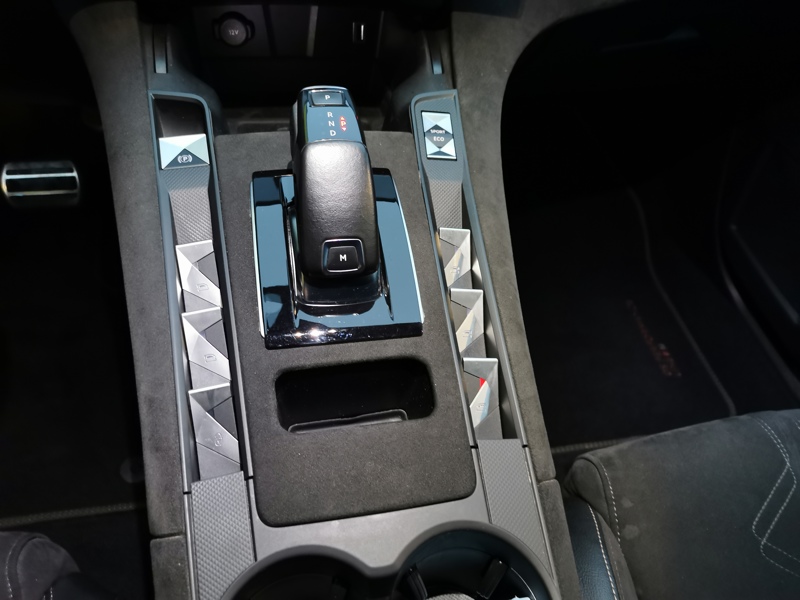 Image DS DS 7 CROSSBACK Performance Line 1.5 BlueHDI 130 ch BVA8 Régulateur/Limiteur Bluetooth Gps Caméra Feux auto  