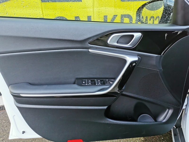 Image Kia XCEED Design Plug-in Hybrid 1.6 GDI 140 ch DCT6 Toit ouvrant Caméra Gps Bluetooth Apple Carplay Clim Bi-zo