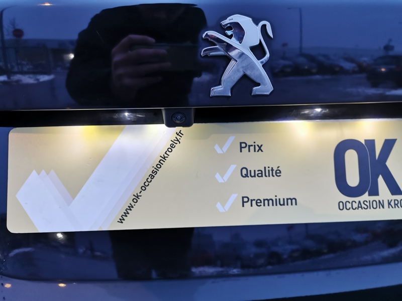 Image Peugeot 2008 GT Pack 1.2 130 ch EAT8 Toit pano Siège chauffant Focal Caméra Gps Bluetooth >Démarrage ss clé 