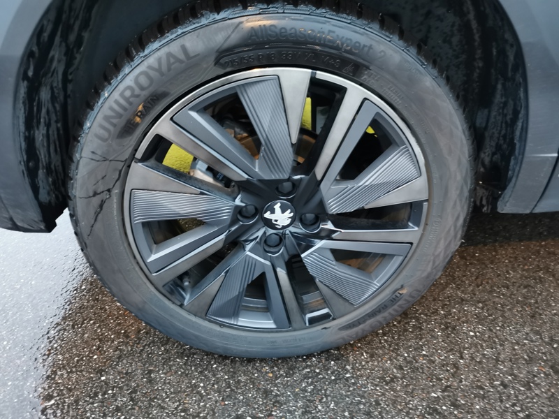 Image Peugeot 2008 GT Pack 1.2 130 ch EAT8 Toit pano Siège chauffant Focal Caméra Gps Bluetooth >Démarrage ss clé 