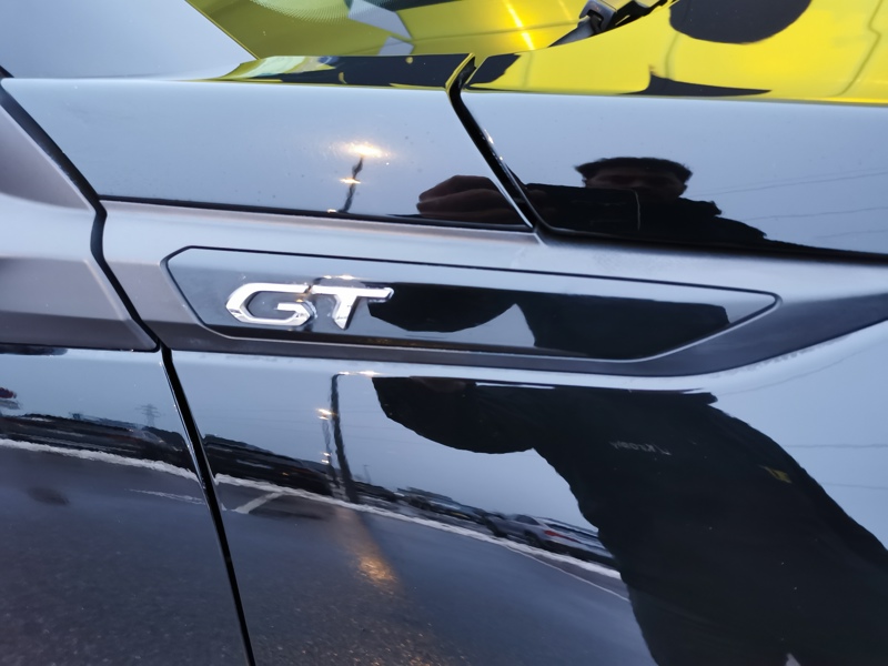 Image Peugeot 2008 GT Pack 1.2 130 ch EAT8 Toit pano Siège chauffant Focal Caméra Gps Bluetooth >Démarrage ss clé 