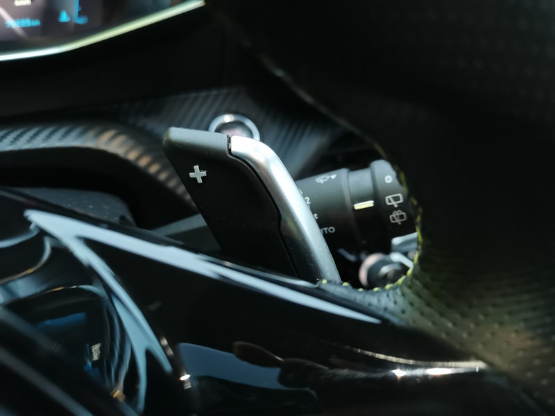 Image Peugeot 2008 GT Pack 1.2 130 ch EAT8 Toit pano Siège chauffant Focal Caméra Gps Bluetooth >Démarrage ss clé 