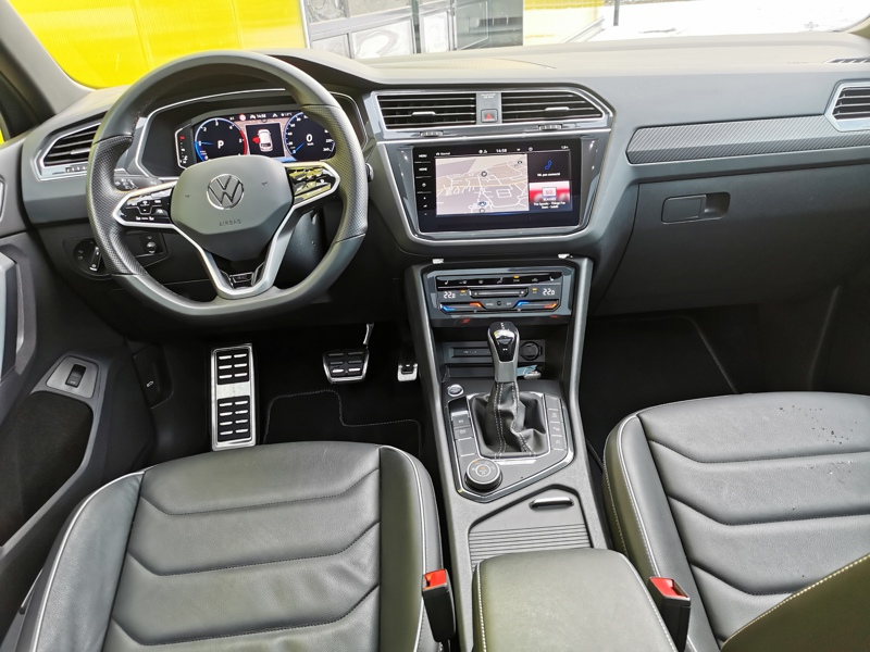 Image Volkswagen TIGUAN R-Line Exclusive 4Motion 2.0 TDI 200 ch DSG7 Cuir électrique à mémoire chauffant Volant chauffant To