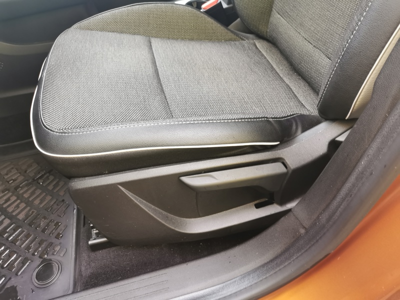 Image RENAULT CAPTUR CAPTUR 1.3 TCE 130CH Intens 1.3 TCE 130 ch BVA7 Bluetooth Radar de stationnement Clim auto Régulateur/Limiteur Feux auto 