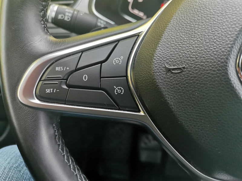 Image RENAULT CAPTUR CAPTUR 1.3 TCE 130CH Intens 1.3 TCE 130 ch BVA7 Bluetooth Radar de stationnement Clim auto Régulateur/Limiteur Feux auto 