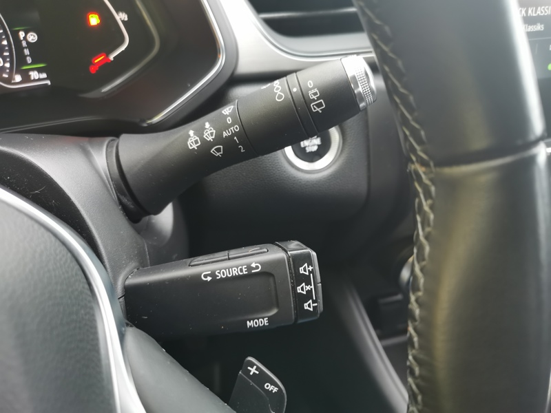 Image RENAULT CAPTUR CAPTUR 1.3 TCE 130CH Intens 1.3 TCE 130 ch BVA7 Bluetooth Radar de stationnement Clim auto Régulateur/Limiteur Feux auto 