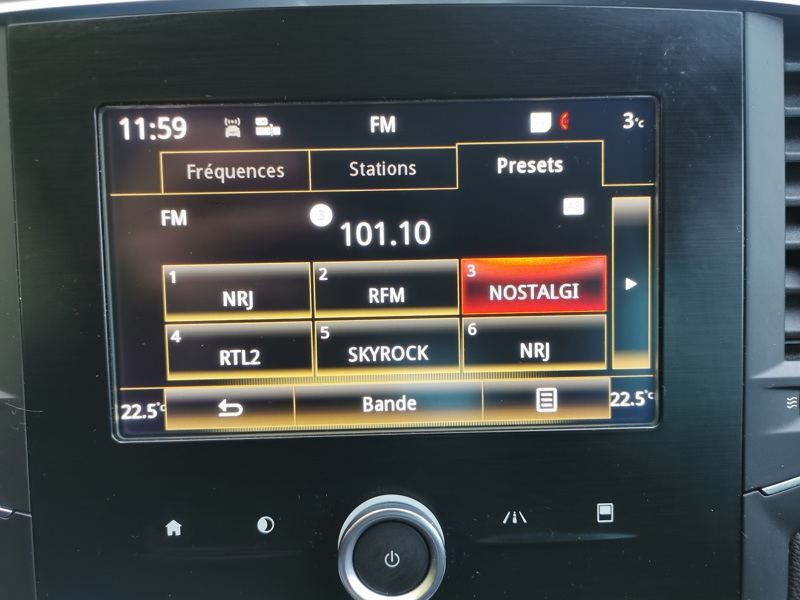 Image Renault MEGANE IV BERLINE 5 PTES. Intens 1.5 DCI 110 ch BVA  Siège chauffant Gps Bluetooth Volant chauffant Caméra Régulateur/Limiteur