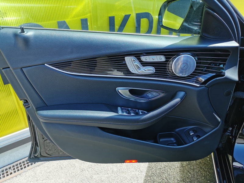 Image Mercedes-Benz 汃獡敳䔠䈠牥楬敮 E 400 4MATIC Fascination 9G-tronic Siège électrique à mémoire chauffant/ventilé Attelage Toit ouvran