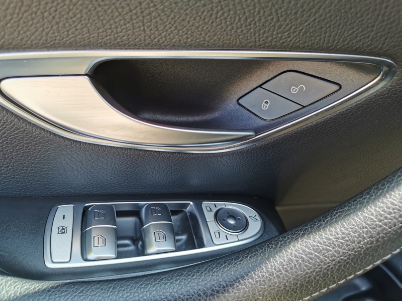 Image Mercedes-Benz 汃獡敳䔠䈠牥楬敮 E 400 4MATIC Fascination 9G-tronic Siège électrique à mémoire chauffant/ventilé Attelage Toit ouvran