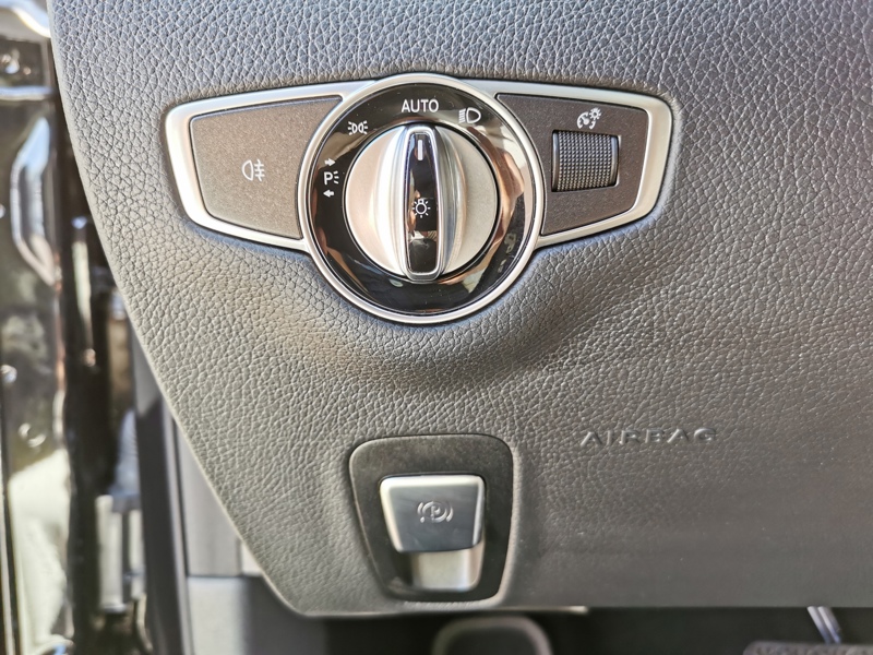 Image Mercedes-Benz 汃獡敳䔠䈠牥楬敮 E 400 4MATIC Fascination 9G-tronic Siège électrique à mémoire chauffant/ventilé Attelage Toit ouvran