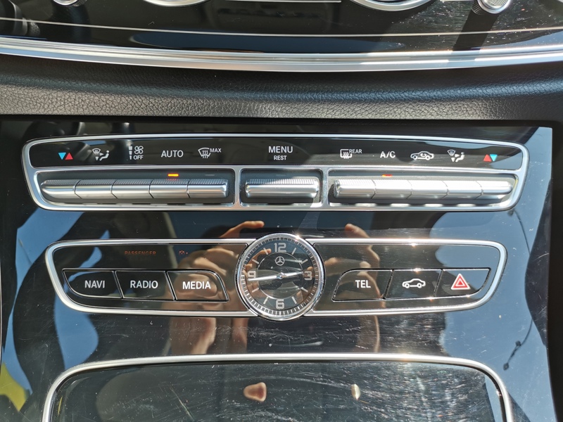 Image Mercedes-Benz 汃獡敳䔠䈠牥楬敮 E 400 4MATIC Fascination 9G-tronic Siège électrique à mémoire chauffant/ventilé Attelage Toit ouvran