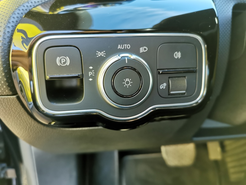 Image Mercedes-Benz 䱃⁁桓潯楴杮䈠慲敫 180 Shooting Brake Progressive Line Coffre électrique Siège chauffant Caméra Gps Bluetooth Clim Bi-z