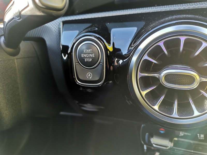 Image Mercedes-Benz 䱃⁁桓潯楴杮䈠慲敫 180 Shooting Brake Progressive Line Coffre électrique Siège chauffant Caméra Gps Bluetooth Clim Bi-z