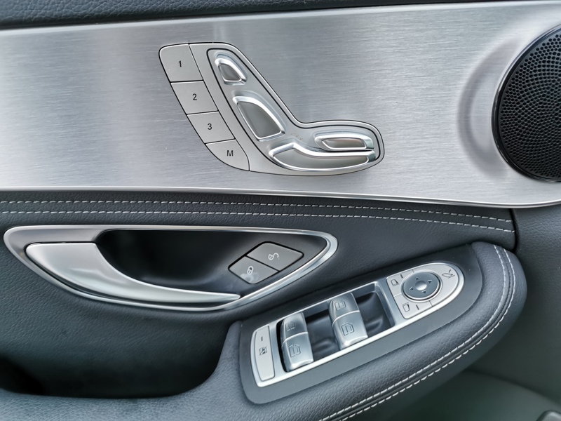 Image Mercedes-Benz CLASSE C BERLINE 220 d BVA 170 ch  Siège électrique à mémoire Bluetooth Gps Feux auto Radar de stationnement  