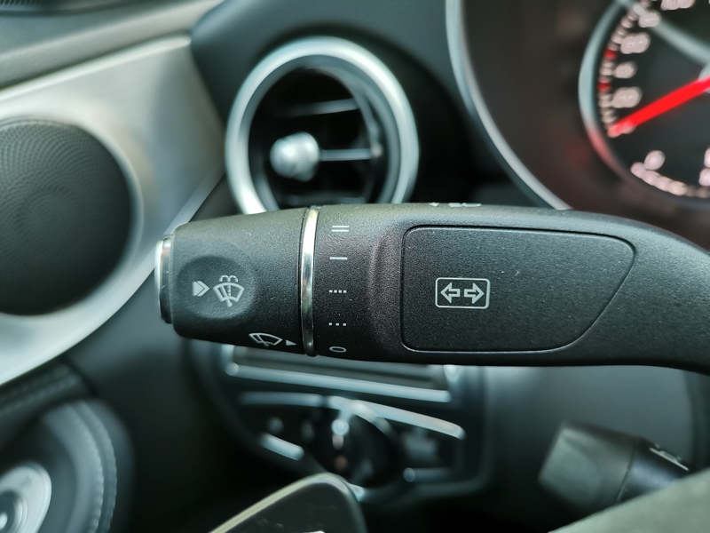 Image Mercedes-Benz CLASSE C BERLINE 220 d BVA 170 ch  Siège électrique à mémoire Bluetooth Gps Feux auto Radar de stationnement  