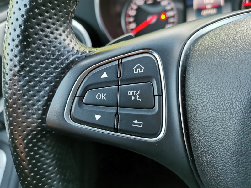 Image Mercedes-Benz CLASSE C BERLINE 220 d BVA 170 ch  Siège électrique à mémoire Bluetooth Gps Feux auto Radar de stationnement  