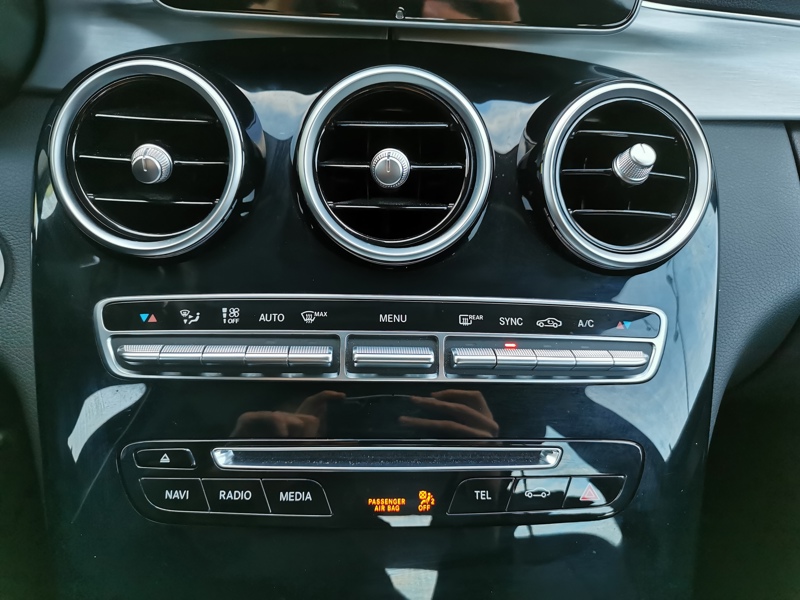 Image Mercedes-Benz CLASSE C BERLINE 220 d BVA 170 ch  Siège électrique à mémoire Bluetooth Gps Feux auto Radar de stationnement  