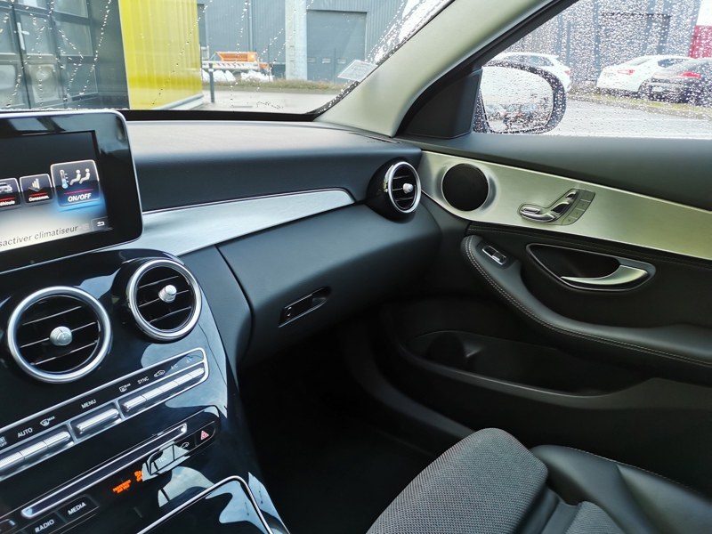 Image Mercedes-Benz CLASSE C BERLINE 220 d BVA 170 ch  Siège électrique à mémoire Bluetooth Gps Feux auto Radar de stationnement  