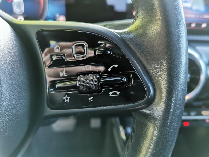 Image Mercedes-Benz CLASSE A 200 d Business Line  Régulateur/Limiteur Toit ouvrant Gps Bluetooth Caméra Clim auto  