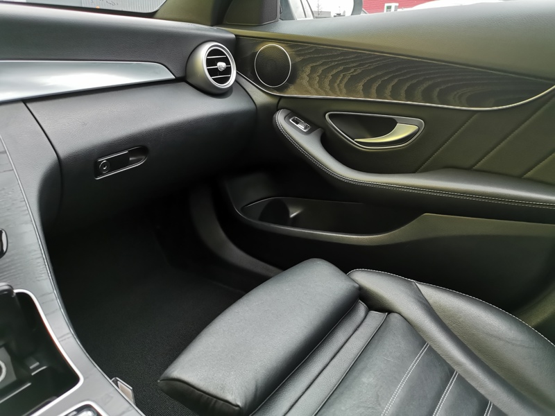 Image Mercedes-Benz CLASSE C BERLINE 350 e Berline Sportline Plug-in Hybrid Toit ouvrant Bluetooth Caméra 360 Clim Bi-zone Feux auto  