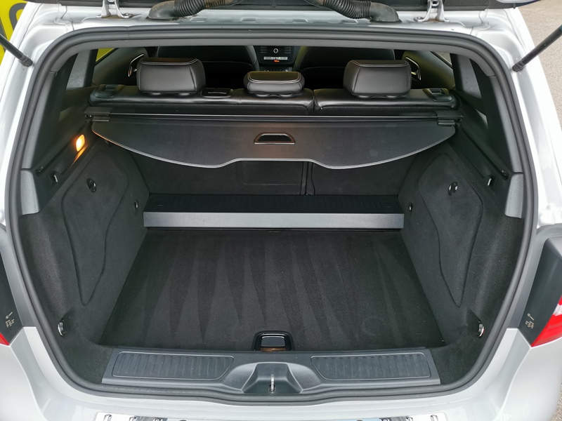 Image Mercedes-Benz CLASSE B 180 d Urban 110 ch BVA Gps Bluetooth Caméra Clim Bi-zone Feux auto 