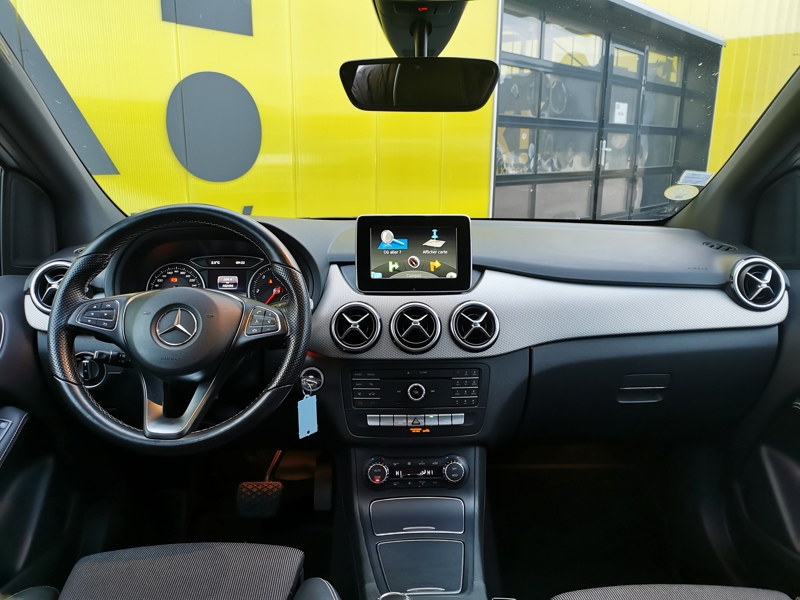 Image Mercedes-Benz CLASSE B 180 d Urban 110 ch BVA Gps Bluetooth Caméra Clim Bi-zone Feux auto 