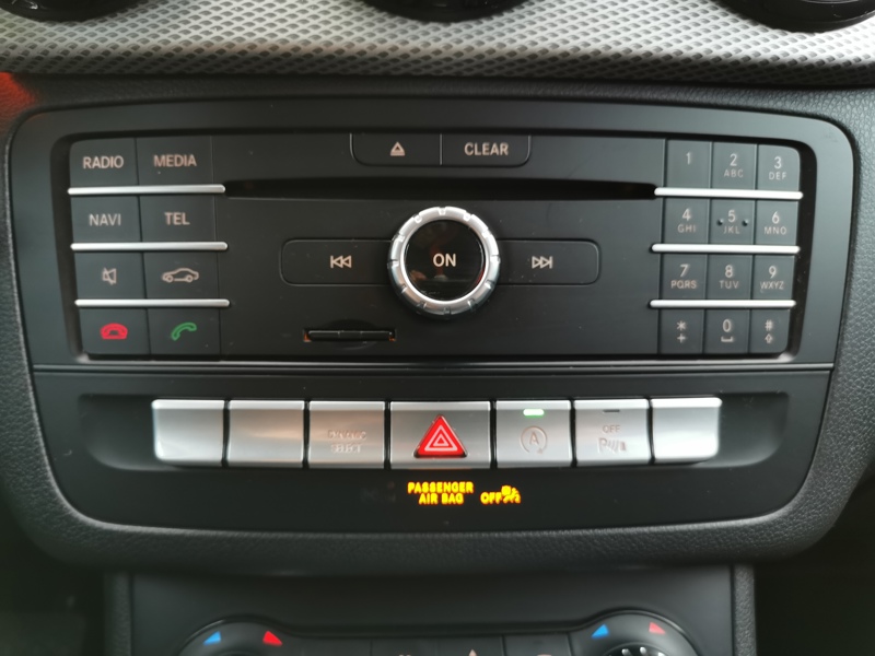 Image Mercedes-Benz CLASSE B 180 d Urban 110 ch BVA Gps Bluetooth Caméra Clim Bi-zone Feux auto 