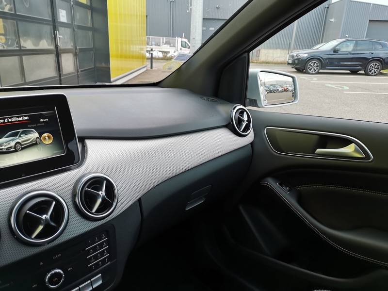 Image Mercedes-Benz CLASSE B 180 d Urban 110 ch BVA Gps Bluetooth Caméra Clim Bi-zone Feux auto 