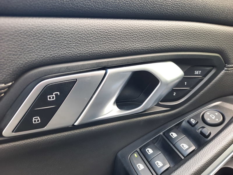 Image BMW SÉRIE 3 BERLINE 330 i xDrive M Sport BVA8 ATTELAGE HISTORIQUE BMW