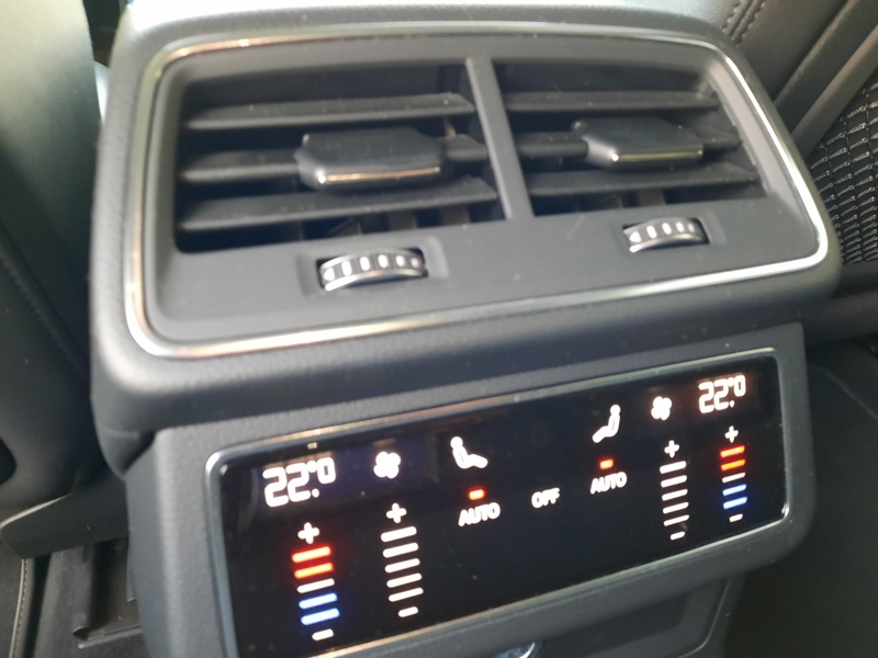 Image Audi A6 AVANT 55 TFSI e 2.0 367 ch quattro S-line S-tronic7 ATTELAGE HISTORIQUE AUDI