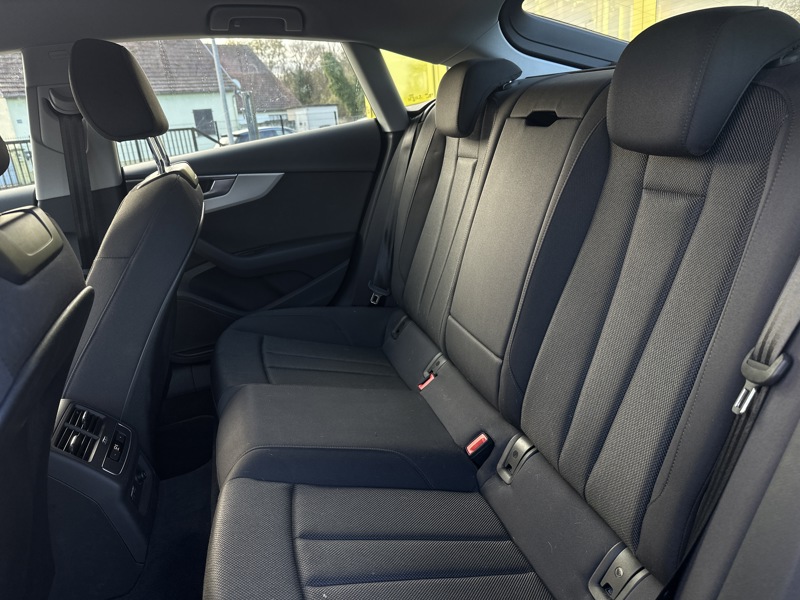 Image Audi 㕁匠佐呒䅂䭃㐠‰䑔⁉〲‴䡃匠吭 CAMERA DE RECUL   SIEGES CHAUFFANTS ENTIEREMENT SUIVI AUDI   CHARGEUR A INDUCTION 2.0 204 ch S-troni