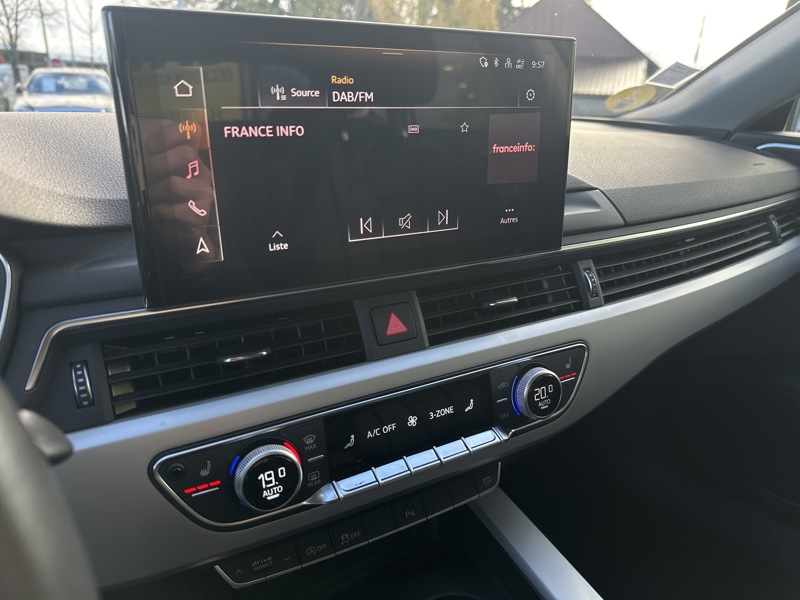 Image Audi 㕁匠佐呒䅂䭃㐠‰䑔⁉〲‴䡃匠吭 CAMERA DE RECUL   SIEGES CHAUFFANTS ENTIEREMENT SUIVI AUDI   CHARGEUR A INDUCTION 2.0 204 ch S-troni