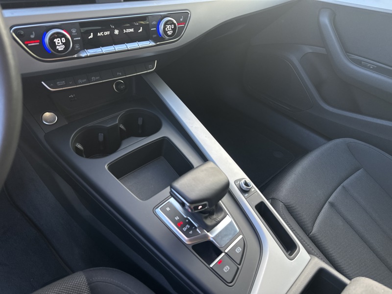 Image Audi 㕁匠佐呒䅂䭃㐠‰䑔⁉〲‴䡃匠吭 CAMERA DE RECUL   SIEGES CHAUFFANTS ENTIEREMENT SUIVI AUDI   CHARGEUR A INDUCTION 2.0 204 ch S-troni