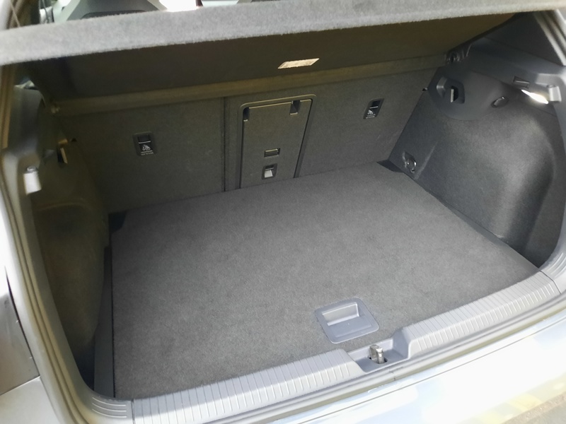 Image Volkswagen GOLF VIII BERLINE 1.5 eTSI 150 ch R-Line 1st DSG7 CAMERA ACC HISTORIQUE COMPLET VW