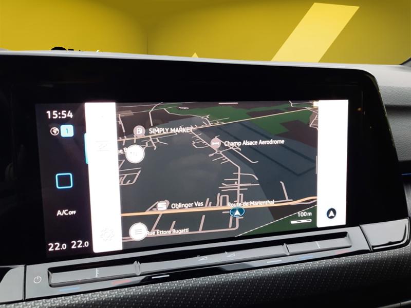 Image Volkswagen GOLF VIII BERLINE 1.5 eTSI 150 ch R-Line 1st DSG7 CAMERA ACC HISTORIQUE COMPLET VW