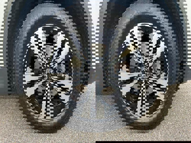 Image Mercedes-Benz GLA 200D PROGRESSIVE LINE 150 CV BVA8 ECLAIRAGE D'AMBIANCE   APPLE CARPLAY PACK SPORT BLACK   CAMERA DE RECUL 