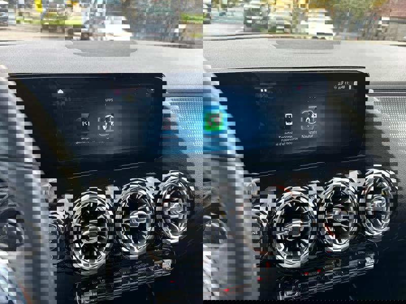 Image Mercedes-Benz GLA 200D PROGRESSIVE LINE 150 CV BVA8 ECLAIRAGE D'AMBIANCE   APPLE CARPLAY PACK SPORT BLACK   CAMERA DE RECUL 