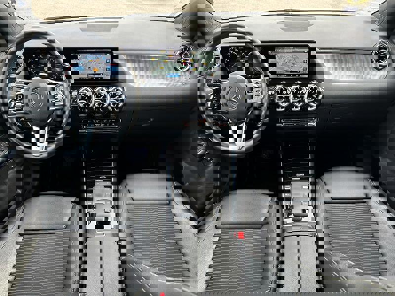 Image Mercedes-Benz GLA 200D PROGRESSIVE LINE 150 CV BVA8 ECLAIRAGE D'AMBIANCE   APPLE CARPLAY PACK SPORT BLACK   CAMERA DE RECUL 