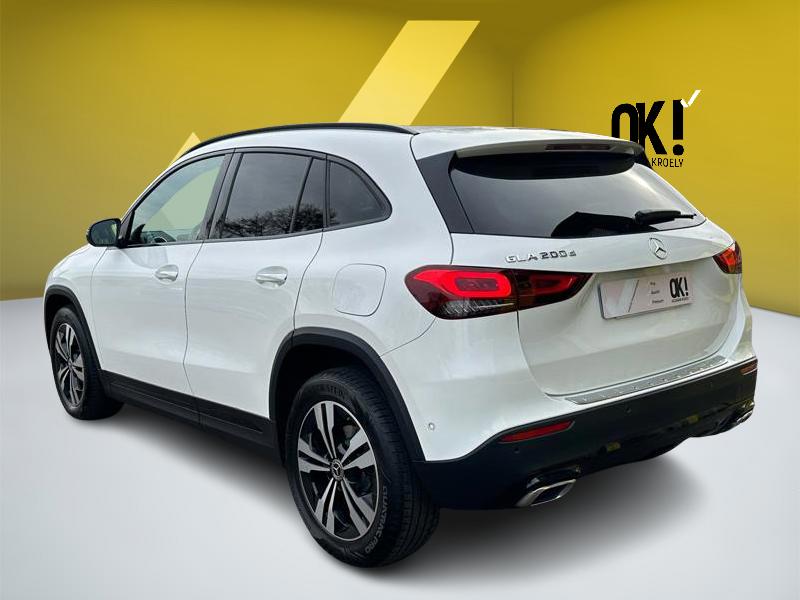 Image Mercedes-Benz GLA 200D PROGRESSIVE LINE 150 CV BVA8 ECLAIRAGE D'AMBIANCE   APPLE CARPLAY PACK SPORT BLACK   CAMERA DE RECUL 