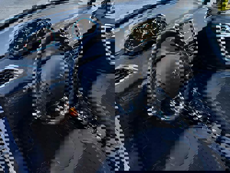 Image Peugeot 2008 CROSSWAY 1.5 120 CH EAT6 CAMERA   REGULATEUR PEU DE KMS 