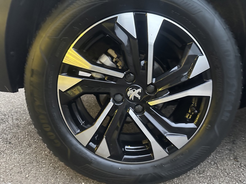 Image Peugeot 2008 GT 1.2  131CH  EAT8 PACK DRIVE ASSIST + TOIT PANORAMIQUE