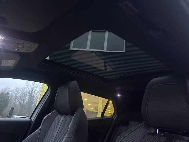 Image Peugeot 2008 GT 1.2  131CH  EAT8 PACK DRIVE ASSIST + TOIT PANORAMIQUE