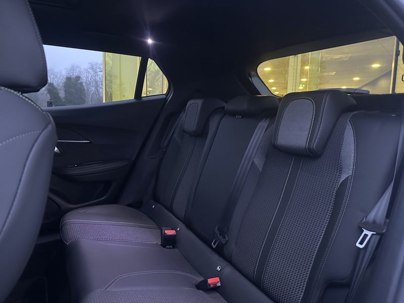 Image Peugeot 2008 GT 1.2  131CH  EAT8 PACK DRIVE ASSIST + TOIT PANORAMIQUE