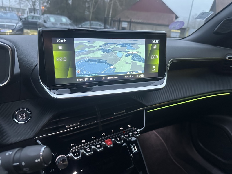 Image Peugeot 2008 GT 1.2  131CH  EAT8 PACK DRIVE ASSIST + TOIT PANORAMIQUE