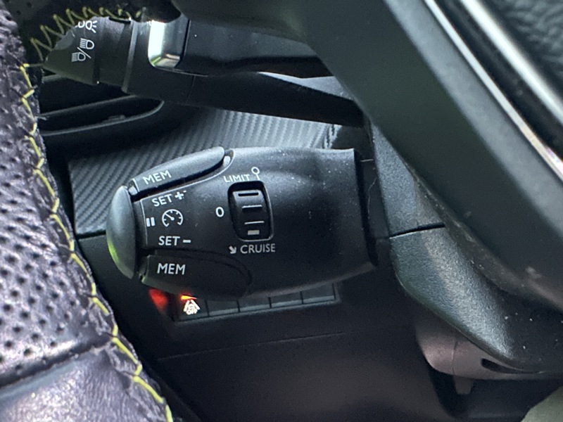 Image Peugeot 2008 GT 1.2  131CH  EAT8 PACK DRIVE ASSIST + TOIT PANORAMIQUE