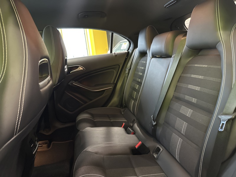 Image Mercedes-Benz CLASSE A 180 d Sensation 7G-DCT CAMERA   RADAR AV AR SUIVI SAV MERCEDES COMPLET