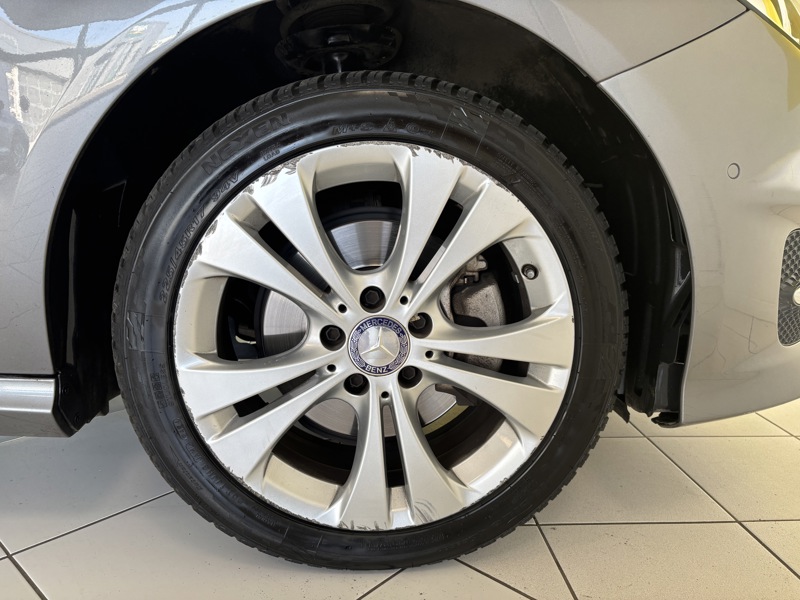 Image Mercedes-Benz 汃獡敳䈠 B 200 1.6 156 Sensation Full leds GPS Caméra Sièges cuir élec chauff à mémoires 1ère main Régul Clim